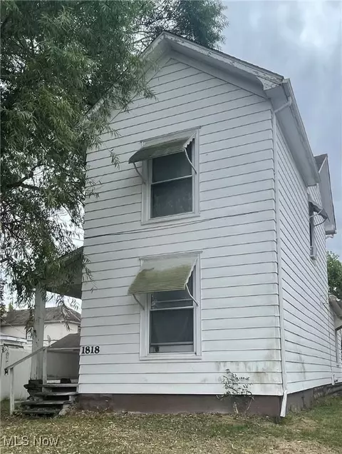 1818 Ridge Ave, Zanesville, OH 43701