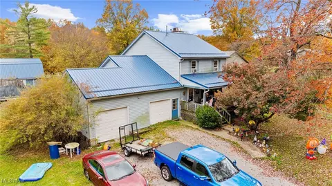 496 Everett Hull Rd, Cortland, OH 44410