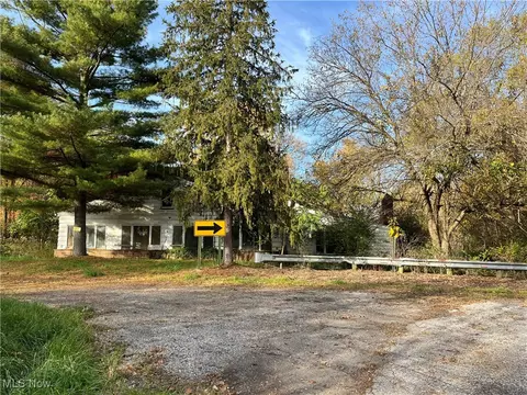 7885 Freedom Rd, Windham, OH 44288