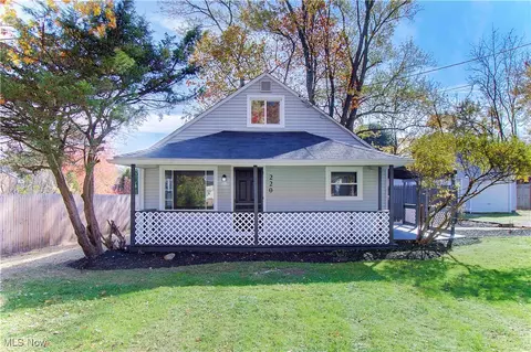 220 52nd St SW, Canton, OH 44706