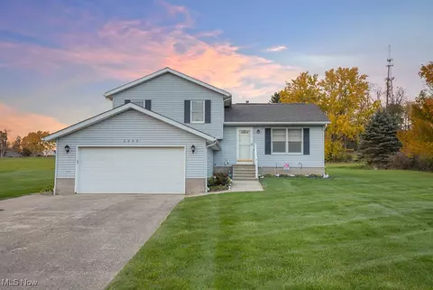 2649 Rennie Ct, New Franklin, OH 44203
