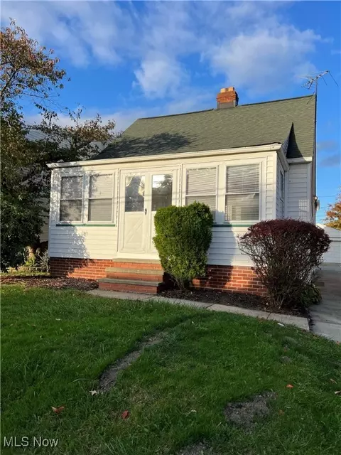 5002 E 110th St, Garfield Heights, OH 44125