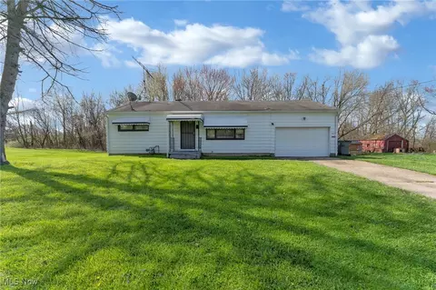 1027 Burlington St, Youngstown, OH 44510