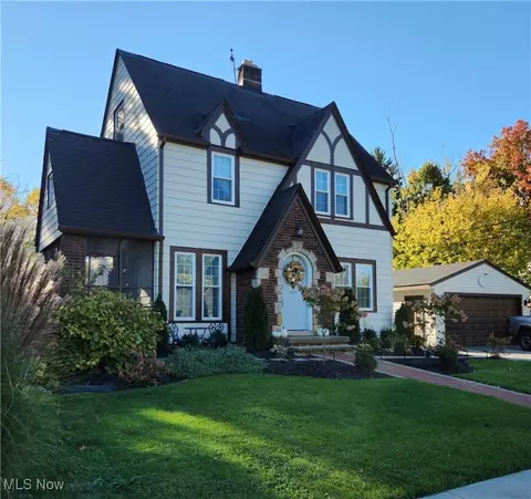 523 Lindbergh Blvd, Berea, OH 44017