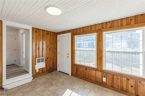 Entry Way - 106 Berkley Rd, Elyria, OH 44035 photo 3 of 3