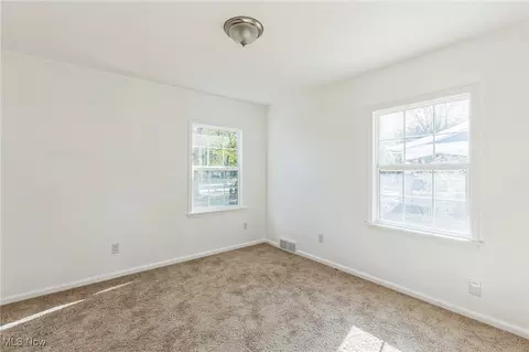 Bedroom - 106 Berkley Rd, Elyria, OH 44035 photo 3 of 4