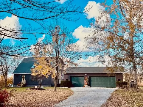 5511 Monroe Center Rd, Conneaut, OH 44030