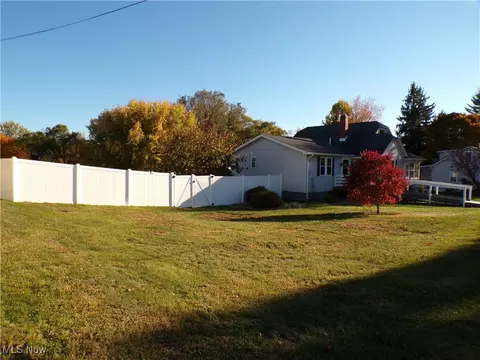 162 Powers Rd, Weirton, WV 26062 photo 2
