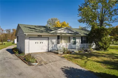 967 Killinger Rd, Clinton, OH 44216