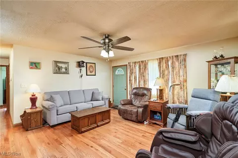 967 Killinger Rd, Clinton, OH 44216 photo 2