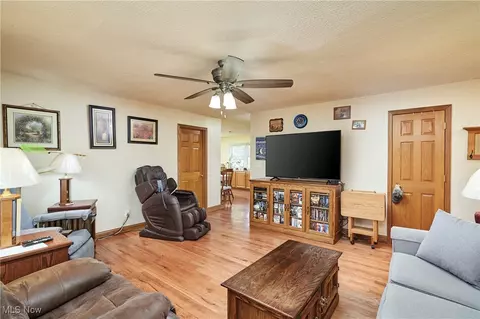 967 Killinger Rd, Clinton, OH 44216 photo 3