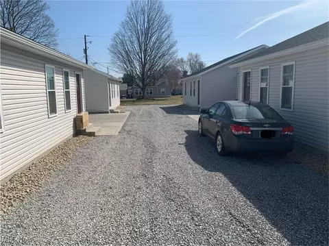 623-625 627-629 11th Dr NW, New Philadelphia, OH 44663