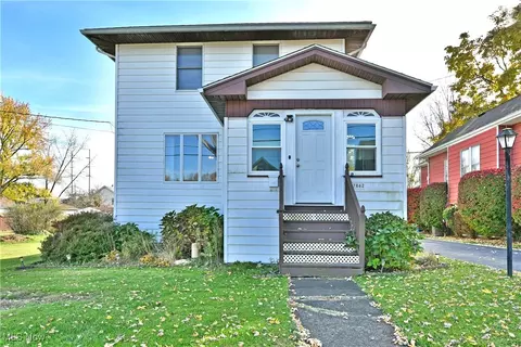 7862 2nd St, Masury, OH 44438