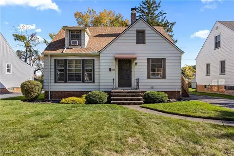 4447 W 210th St, Fairview Park, OH 44126
