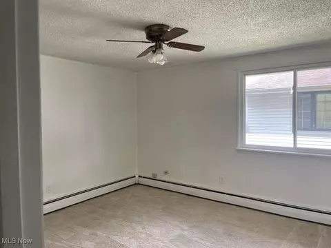 Bedroom - 715 Abbe Rd S, Elyria, OH 44035 photo 5 of 6