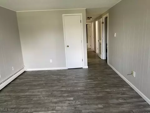 Living - 715 Abbe Rd S, Elyria, OH 44035 photo 1 of 2