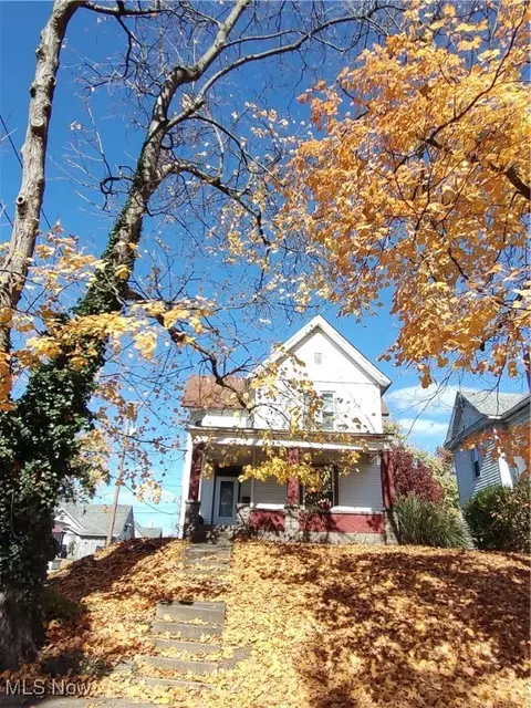928 Orange St, Coshocton, OH 43812