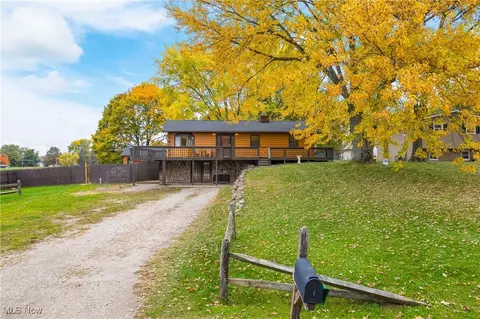 12085 Lisa St NW, Hartville, OH 44632