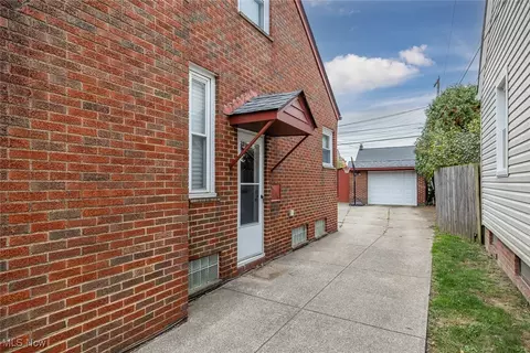 Entry Way - 6107 Gilbert Ave, Parma, OH 44129 photo 1 of 1