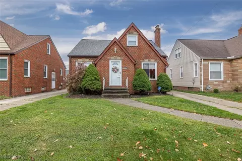 6107 Gilbert Ave, Parma, OH 44129
