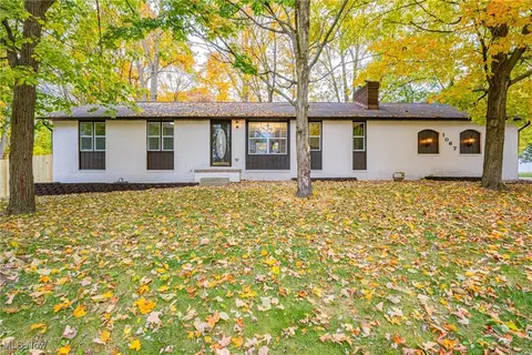 1067 Birchtree St, Louisville, OH 44641