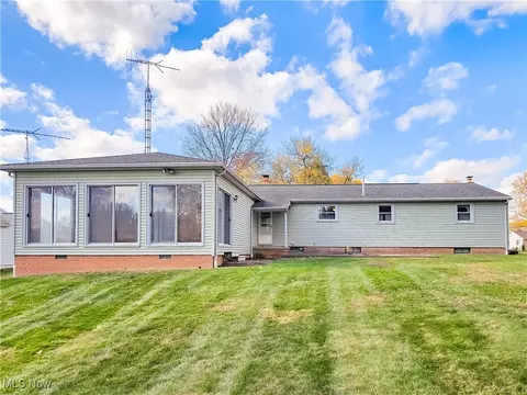6040 Firestone Rd NE, Canton, OH 44721 photo 3