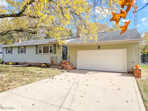 6040 Firestone Rd NE, Canton, OH 44721 photo 2