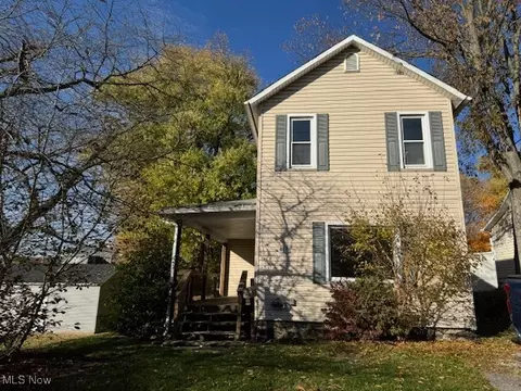 417 N Sumner St, East Palestine, OH 44413