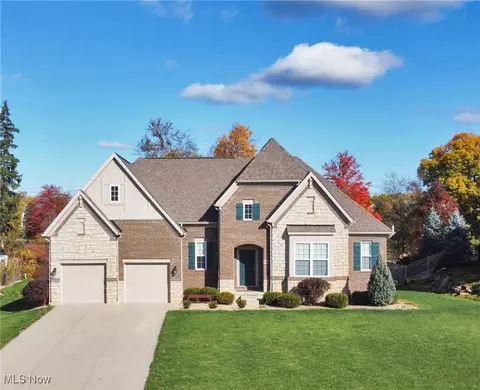 5489 Drayton Hall, Valley City, OH 44280