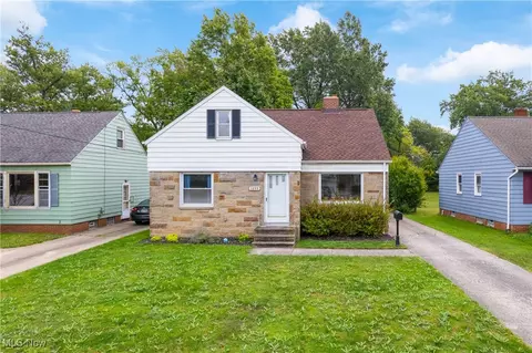 1255 Richmond Rd, Lyndhurst, OH 44124