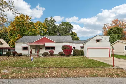 7749 Dahlia Dr, Mentor On The Lake, OH 44060