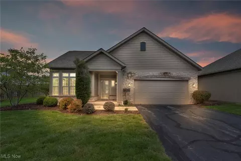 530 Quarry Lakes Dr, Amherst, OH 44001