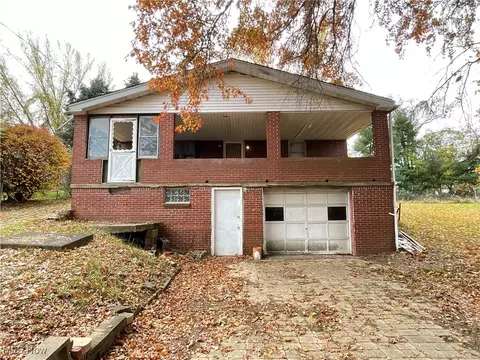 122 Willow Ln, Follansbee, WV 26037