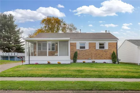 2464 Cathy Dr NE, Canton, OH 44705