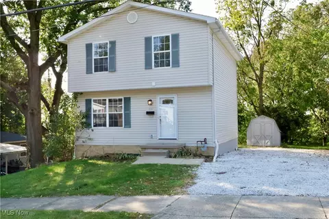 534 Gibbs Rd, Akron, OH 44312