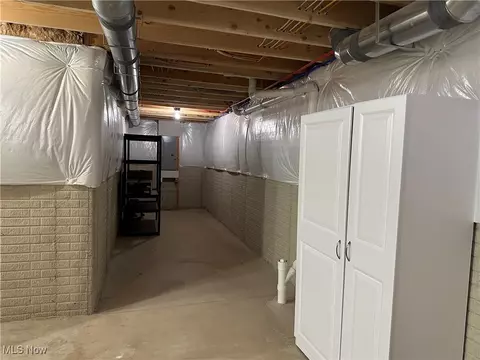 Entry Way - 208 Fairfield Dr, Elyria, OH 44035 photo 5 of 5