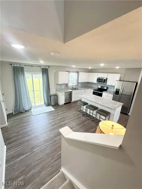 Entry Way - 208 Fairfield Dr, Elyria, OH 44035 photo 1 of 5