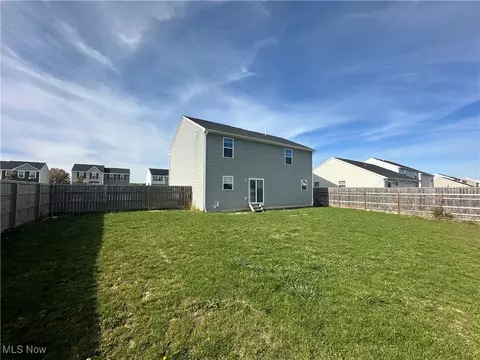 Exterior - 208 Fairfield Dr, Elyria, OH 44035 photo 5 of 6