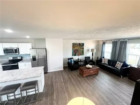 Living - 208 Fairfield Dr, Elyria, OH 44035 photo 2 of 2