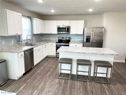 Kitchen - 208 Fairfield Dr, Elyria, OH 44035 photo 1 of 2