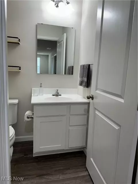 Bath - 208 Fairfield Dr, Elyria, OH 44035 photo 4 of 5