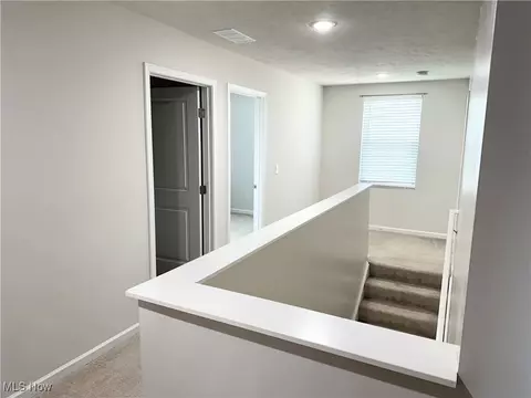 Entry Way - 208 Fairfield Dr, Elyria, OH 44035 photo 3 of 5