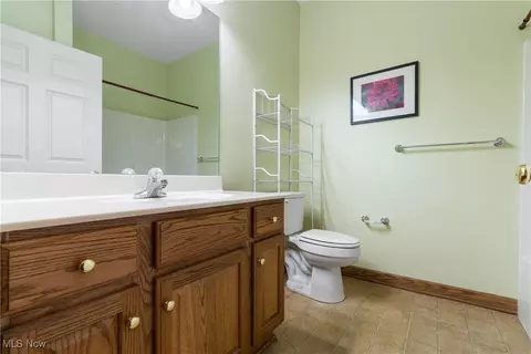 Bath - 7030 Knight Ave NW, Canton, OH 44708 photo 2 of 3
