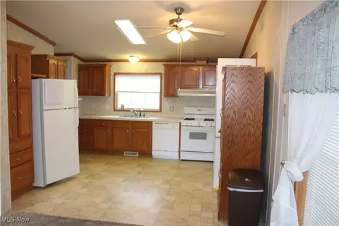 26 Third St, Madison, OH 44057 photo 12