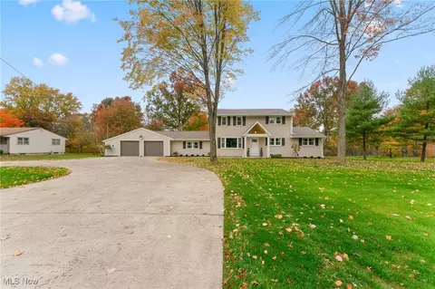 4060 Alvacardo Dr, Canfield, OH 44406