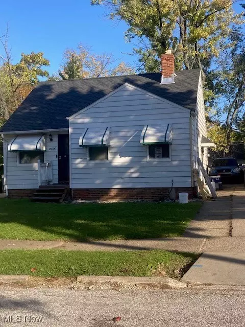 16609 Holly Hill Dr, Cleveland, OH 44128