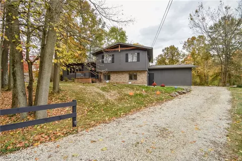 631 Carson Salt Springs Rd, Warren, OH 44481