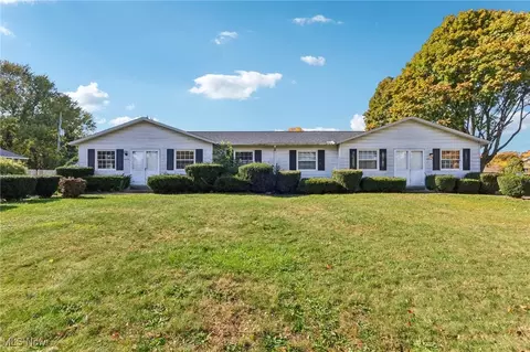 215 Meadows Dr, Painesville, OH 44077