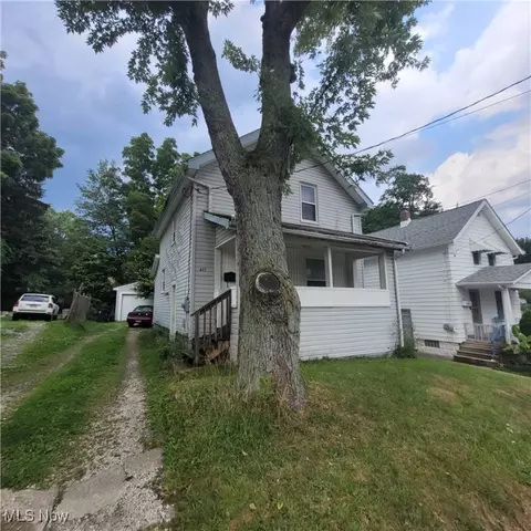 877 Clark St, Akron, OH 44306