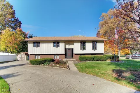 519 55th St NW, North Canton, OH 44720